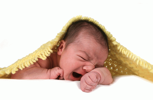 come capire perché un neonato piange