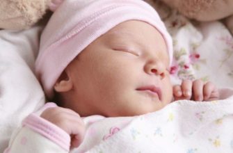bebê recém-nascido não dorme durante o dia