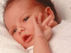 Hur man behandlar hosta hos spädbarn med folkrättsmedel