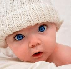 de qué color es el ojo en un recién nacido
