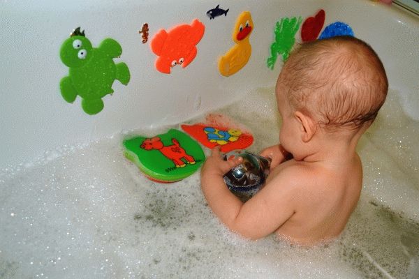 vaikas bijo išsimaudyti vonioje, ką daryti