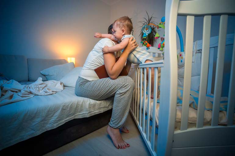 kā likt mazulim gulēt bez tantrums