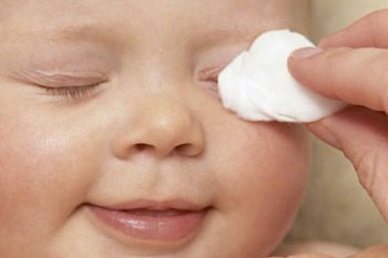 ordentlig vård för nyfödda ögon