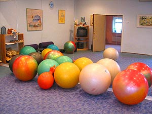 különböző méretű fitballs