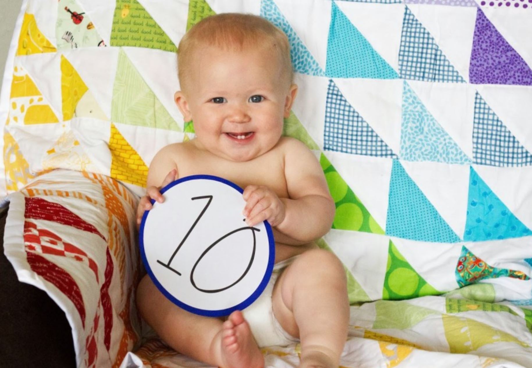 What a child can and should be able to do at 10 months