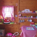 jugar casas de madera para niños foto dentro de la casa