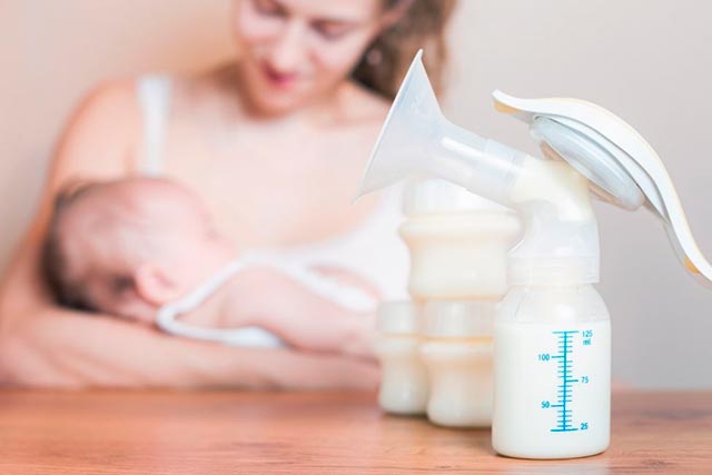 motinos pieno siurbimas